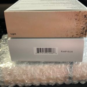 it cosmetics Makeup - It Cosmetics Celebration Foundation "Light" it cosmetics Makeup - It Cosmetics Celebration Foundation "Light"